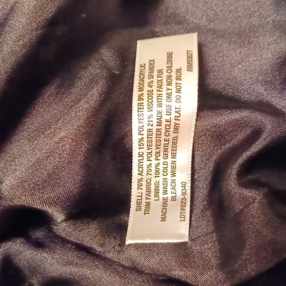 Fuzzy Vest size L - Picture 8 of 9